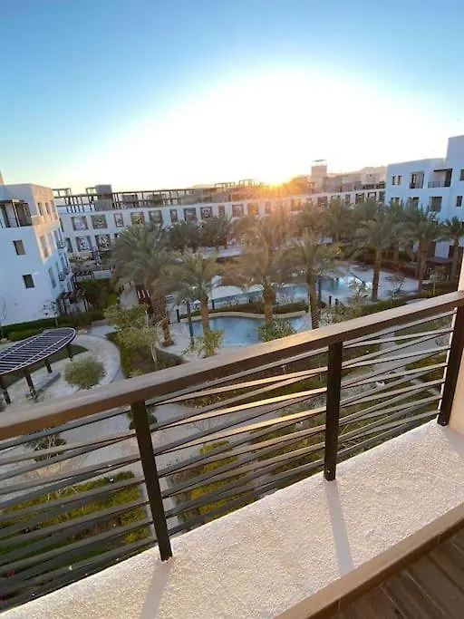 Lovely 2-Bedroom With Pool In The Heart Of Акаба