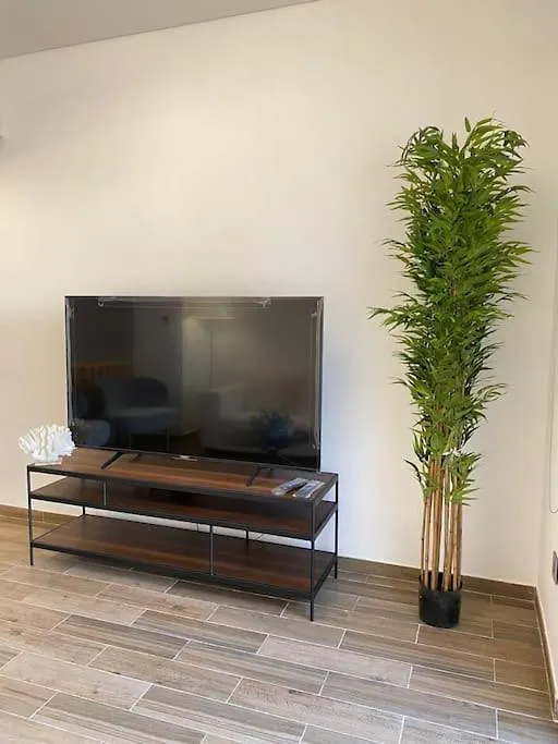Lovely 2-Bedroom With Pool In The Heart Of Акаба 0*,